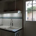 L'atelier De Saint-just Konukevi